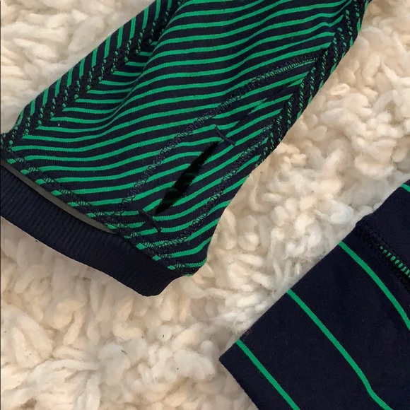 *Lululemon* Green/Navy, Full Tilt LS - Picture 7 of 11